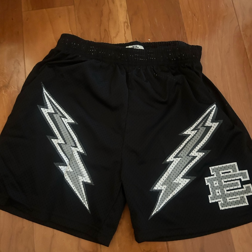 Eric Emmanuel EE Basic light night Bolt shorts
Size Large
Never worn
Send offers